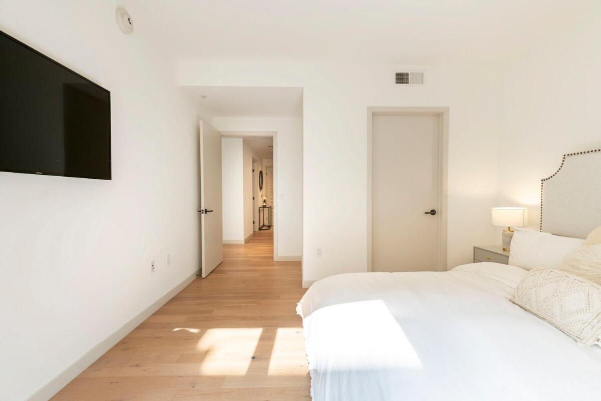 2Br Hollywood Luxurious Condo Los Angeles Exterior photo