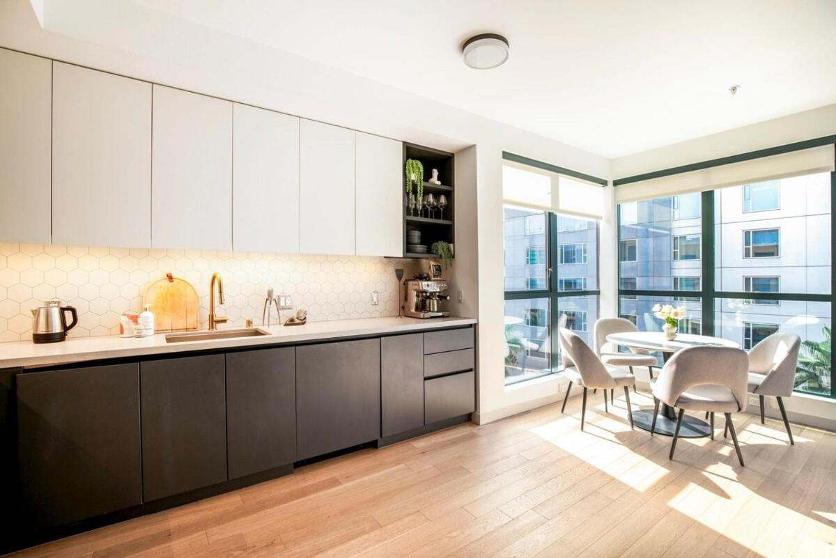 2Br Hollywood Luxurious Condo Los Angeles Exterior photo